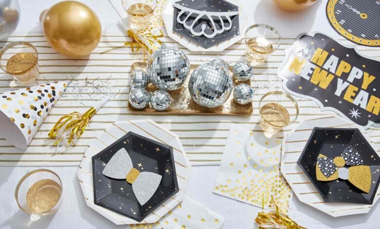 Enhancing the Aesthetics of Your Home with Appropriate New Year’s Eve Decorations